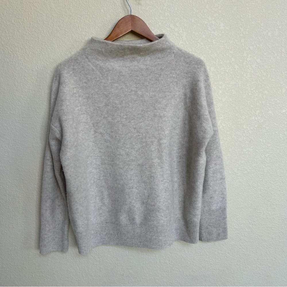 Vince Women’s Size Small 100% Cashmere Mock Neck Sweater
